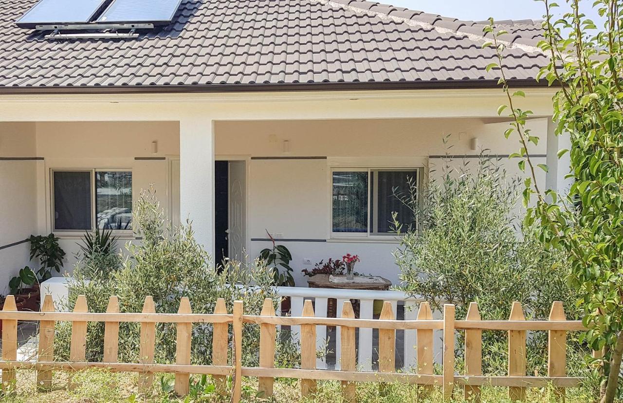 Villa Goliku Pestani Eksteriør billede